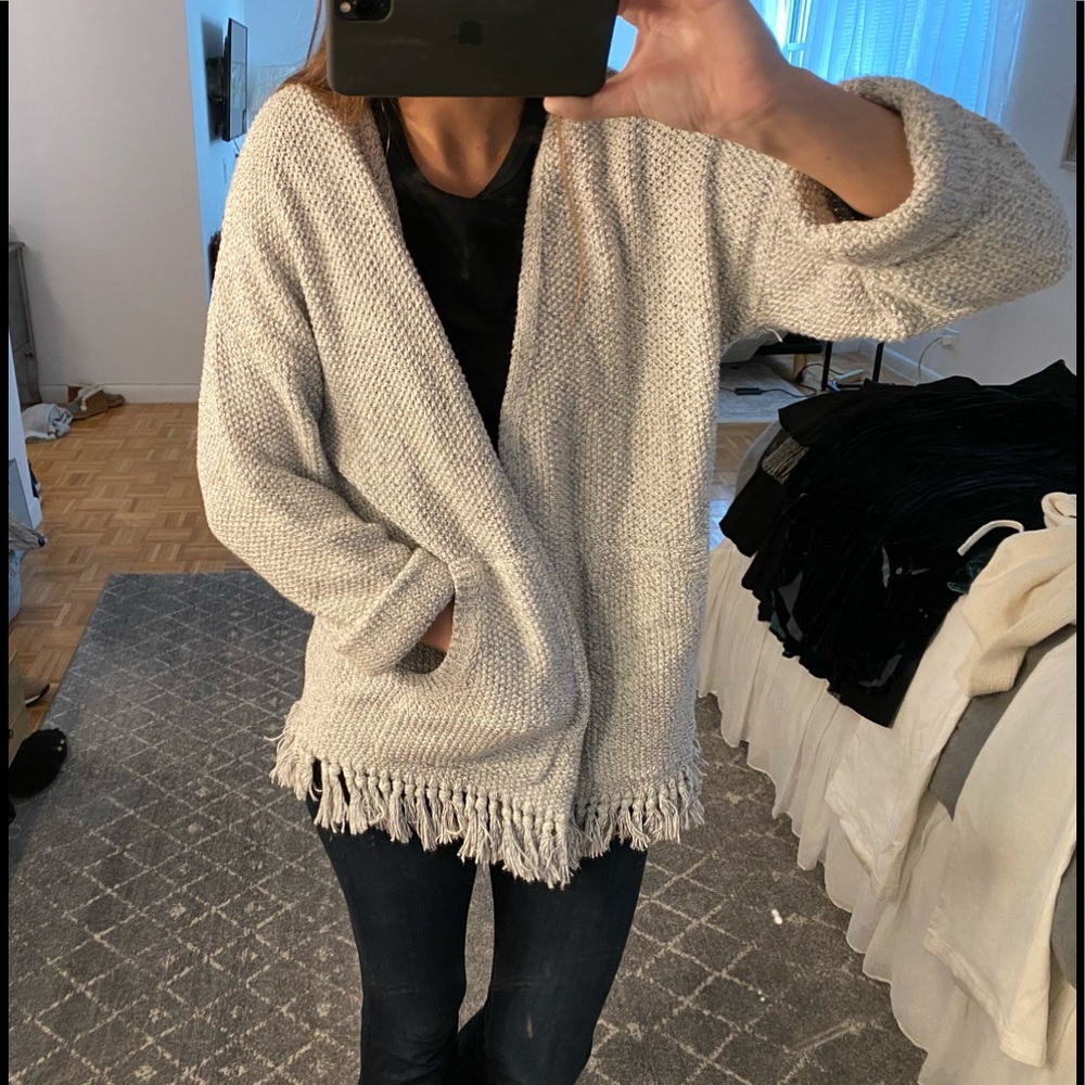 Madewell gray knit cardigan w/ tassels & pockets